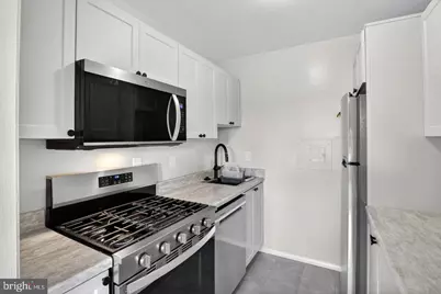 10401 Grosvenor Place #808, Rockville, MD 20852 - Photo 7