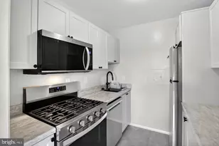 10401 Grosvenor Pl, Rockville, MD 20852 - Photo 7
