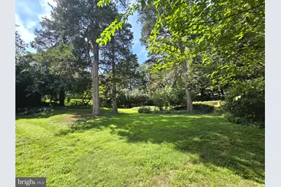 9422 Locust Hill Road, Bethesda, MD 20814 - Photo 11
