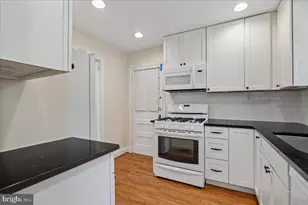 9422 Locust Hill Rd, Bethesda, MD 20814 - Photo 17