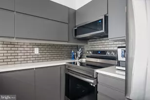 10101 Grosvenor Pl, Rockville, MD 20852 - Photo 9
