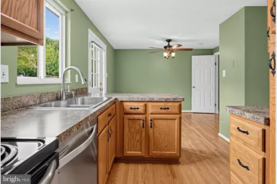 10806 Sir Barton Circle, Damascus, MD 20872 - Photo 13