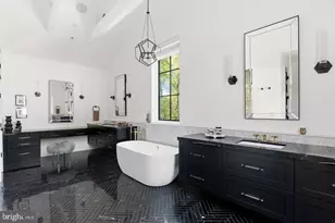 7101 Longwood Dr, Bethesda, MD 20817 - Photo 23