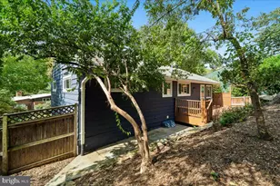 6403 W Halbert Rd, Bethesda, MD 20817 - Photo 19