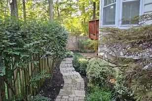 2 Waterside Ct, Germantown, MD 20874 - Photo 3