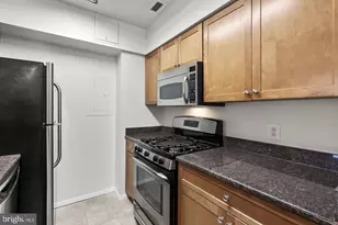 4801 Fairmont Ave, Bethesda, MD 20814 - Photo 9