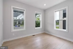 6829 Penngrove Ln, Bethesda, MD 20817 - Photo 5