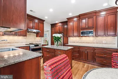 8015 Quarry Ridge Way, Bethesda, MD 20817 - Photo 17