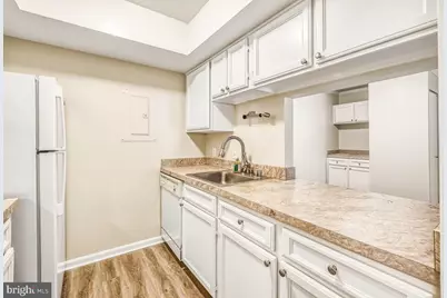 18328 Streamside Drive #301, Gaithersburg, MD 20879 - Photo 19