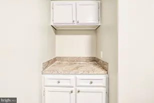 18328 Streamside Dr, Gaithersburg, MD 20879 - Photo 15