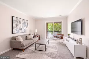18328 Streamside Dr, Gaithersburg, MD 20879 - Photo 5