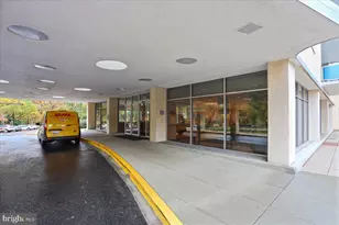 10401 Grosvenor Pl, Rockville, MD 20852 - Photo 17