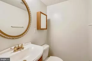11127 Captain's Walk Ct, North Potomac, MD 20878 - Photo 5