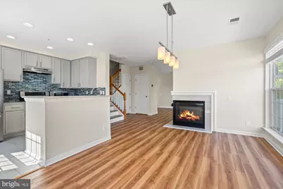 220 Fallsgrove Boulevard #3, Rockville, MD 20850 - Photo 9