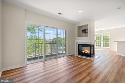 220 Fallsgrove Boulevard #3, Rockville, MD 20850 - Photo 3