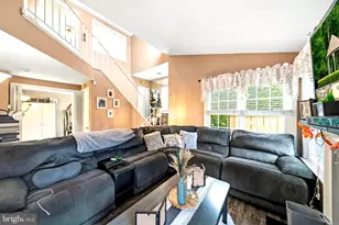 8812 Rustburg Cir, Montgomery Village, MD 20886 - Photo 9