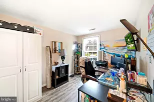 8812 Rustburg Cir, Montgomery Village, MD 20886 - Photo 17