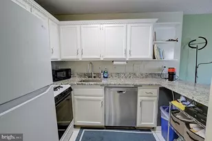 5225 Pooks Hill Rd, Bethesda, MD 20814 - Photo 3