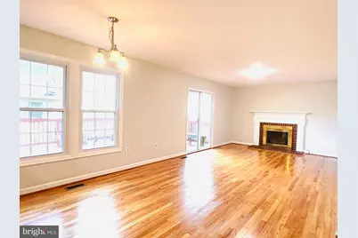 20417 Peridot Lane, Germantown, MD 20876 - Photo 9