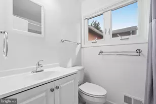 1962 Dundee Rd, Rockville, MD 20850 - Photo 29