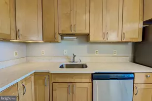 5225 Pooks Hill Rd, Bethesda, MD 20814 - Photo 13