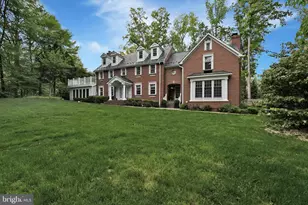 6907 Bradley Blvd, Bethesda, MD 20817 - Photo 3