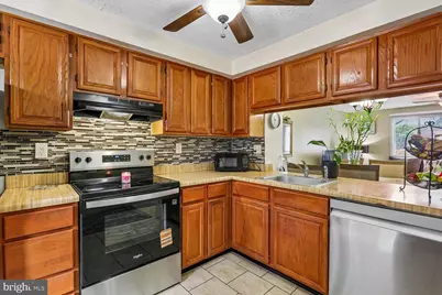 12615 Misty Meadow Place, Germantown, MD 20874 - Photo 9