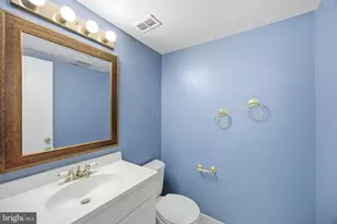 5502 Amesfield Ct, Rockville, MD 20853 - Photo 5