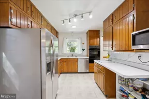 6310 Tulsa Ln, Bethesda, MD 20817 - Photo 13