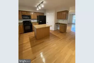 10135 Vanderbilt Circle, Rockville, MD 20850 - Photo 9