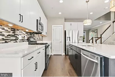 701 Hendrix Avenue, Gaithersburg, MD 20878 - Photo 9