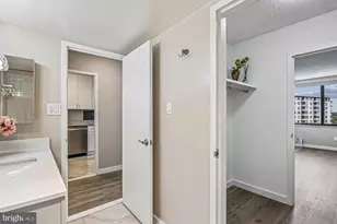 5225 Pooks Hill Rd, Bethesda, MD 20814 - Photo 19