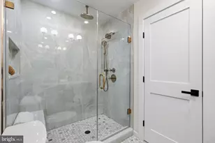 7620 Winterberry Pl, Bethesda, MD 20817 - Photo 21