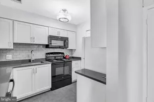 5716 Chapman Mill Dr, Rockville, MD 20852 - Photo 7