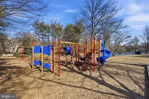 5716 Chapman Mill Dr, Rockville, MD 20852 - Photo 27