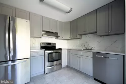 136 Sharpstead Lane, Gaithersburg, MD 20878 - Photo 3