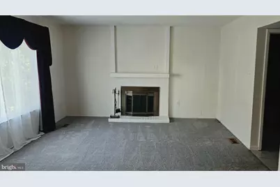18900 Glendower Road, Gaithersburg, MD 20879 - Photo 3