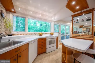 8313 Still Spring Ct, Bethesda, MD 20817 - Photo 13