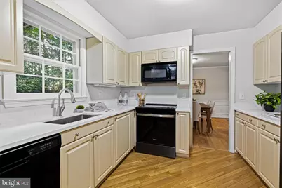 1102 Bettstrail Way, Rockville, MD 20854 - Photo 31