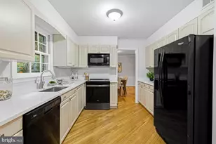 1102 Bettstrail Way, Rockville, MD 20854 - Photo 23