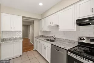 11949 Bargate Ct, North Bethesda, MD 20852 - Photo 9
