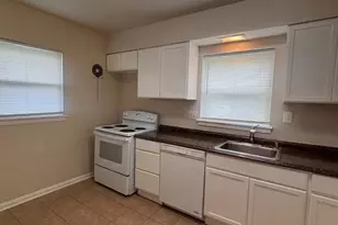 11203 Dodson Ln, Silver Spring, MD 20902 - Photo 3