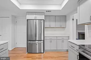 9601 Persimmon Tree Rd, Potomac, MD 20854 - Photo 11