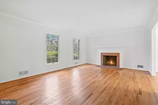 9601 Persimmon Tree Rd, Potomac, MD 20854 - Photo 5
