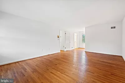 9601 Persimmon Tree Road, Potomac, MD 20854 - Photo 35