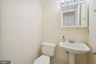 8266 Amity Cir, Gaithersburg, MD 20877 - Photo 17