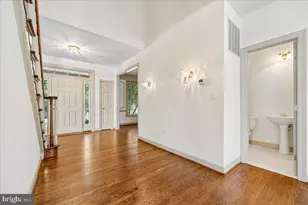 21400 Manor View Cir, Germantown, MD 20879 - Photo 11