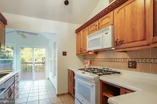 1224 Simmons Dr, Rockville, MD 20851 - Photo 11