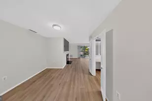10022 Stedwick Rd, Gaithersburg, MD 20886 - Photo 3