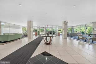 10401 Grosvenor Pl, Rockville, MD 20852 - Photo 17